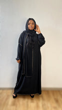 Charger l&#39;image dans la galerie, Robe Abaya noir avec voile intégré à couture dorée
